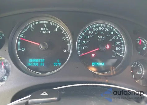 2010 Chevrolet Suburban 1500 Lt1 z USA, uszkodzony, nr VIN 1GNUCJE06AR185442